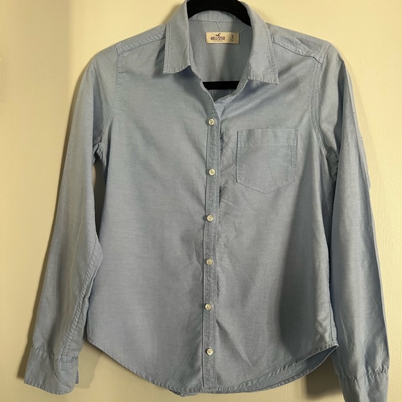 Hollister Tops - Hollister Women’s Button Up!